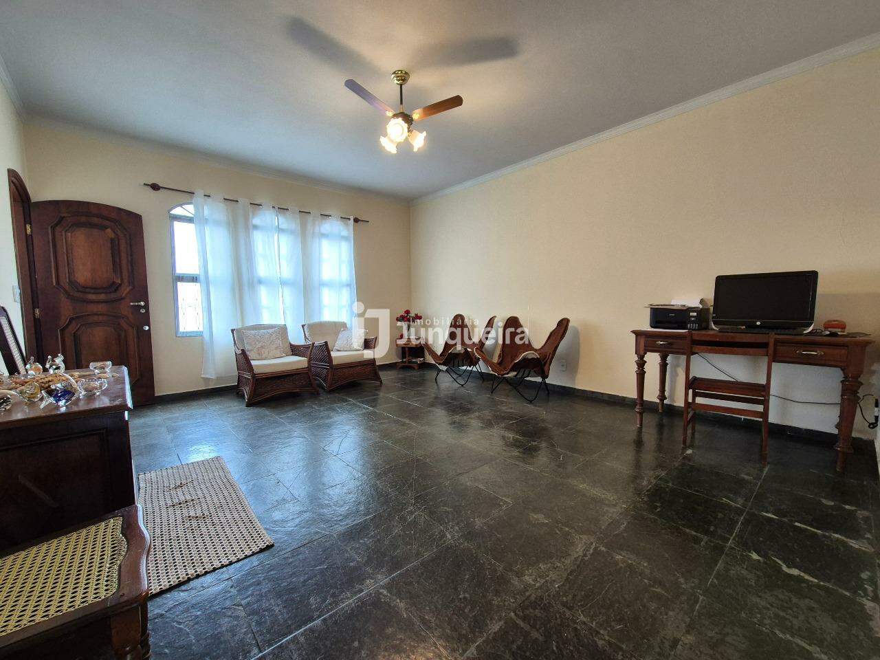 Casa à venda, 3 quartos, sendo 1 suíte, 3 vagas, no bairro Santa Rosa em Piracicaba - SP