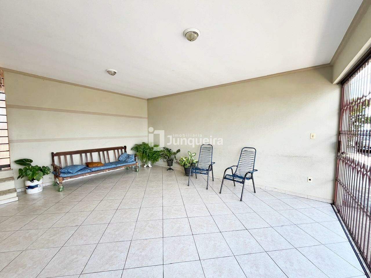 Casa à venda, 1 quarto, 2 vagas, no bairro Santa Terezinha em Piracicaba - SP