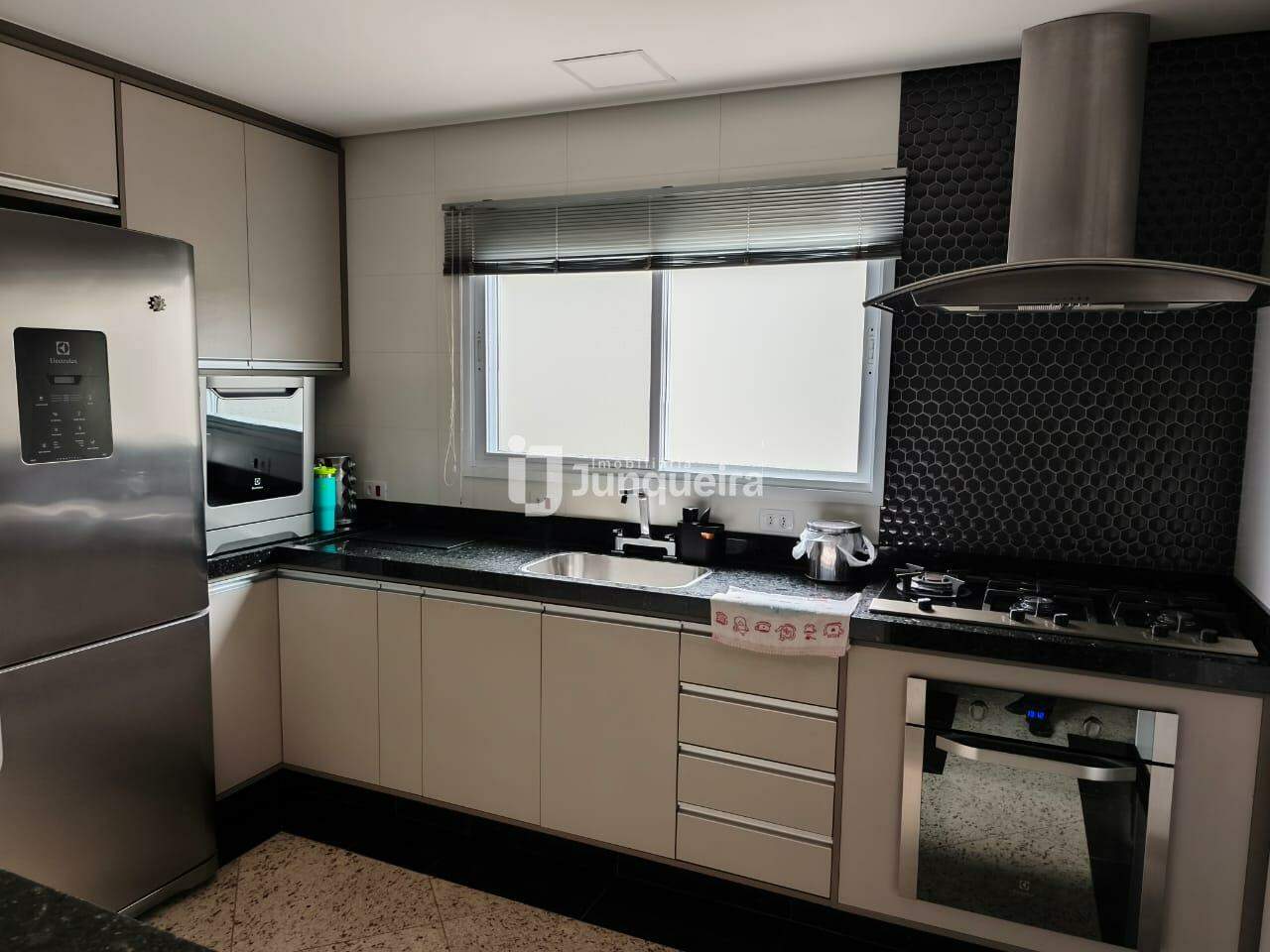 Casa em Condomínio à venda no Vivamus, 3 quartos, sendo 1 suíte, 2 vagas, no bairro Residencial Vivamus em Saltinho - SP