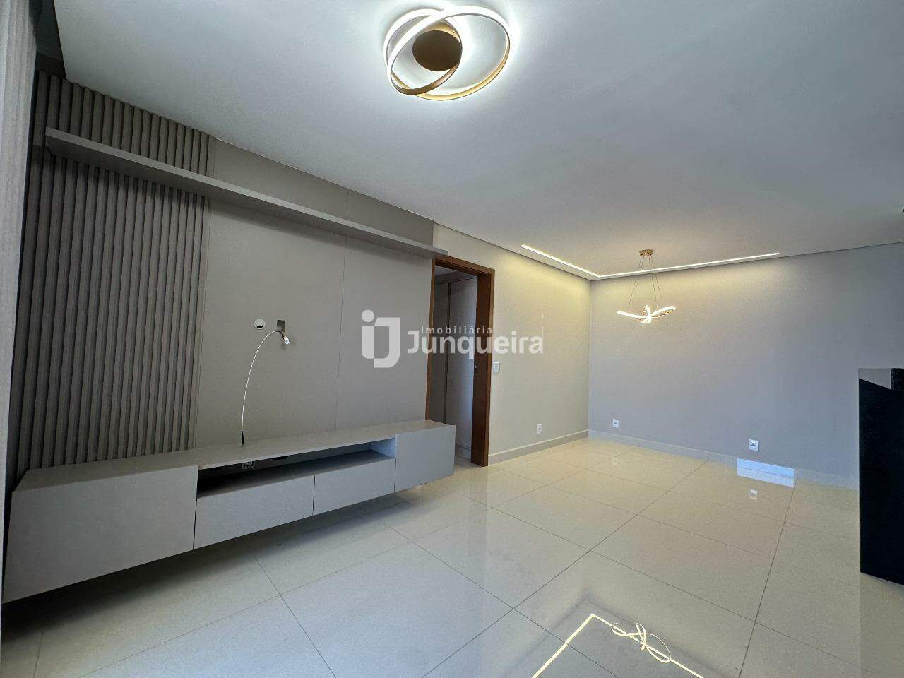Apartamento para alugar no Terraço Paulista, 3 quartos, sendo 1 suíte, 2 vagas, no bairro Paulista em Piracicaba - SP