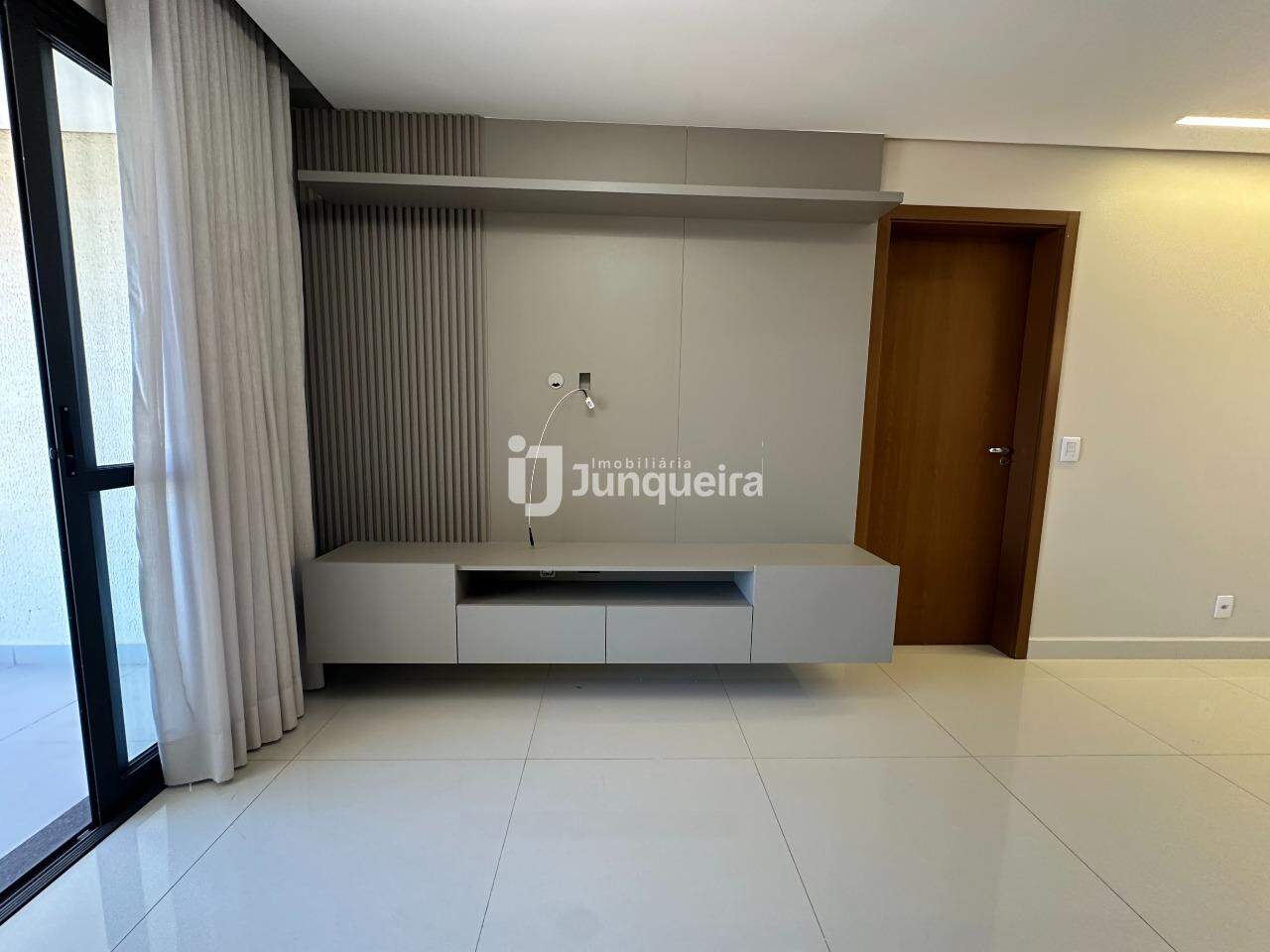 Apartamento para alugar no Terraço Paulista, 3 quartos, sendo 1 suíte, 2 vagas, no bairro Paulista em Piracicaba - SP