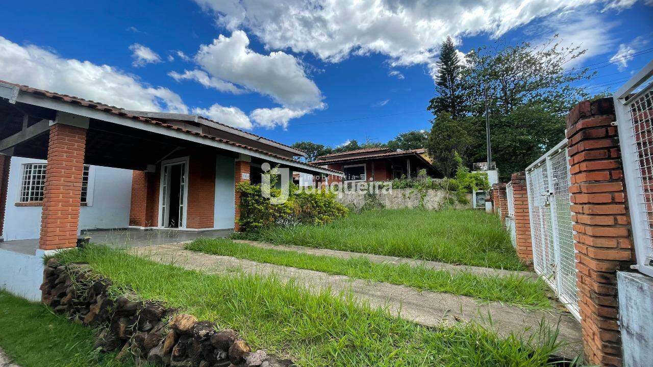 Chácara à venda, 3 quartos, sendo 1 suíte, 6 vagas, no bairro Botânico 2000 em São Pedro - SP