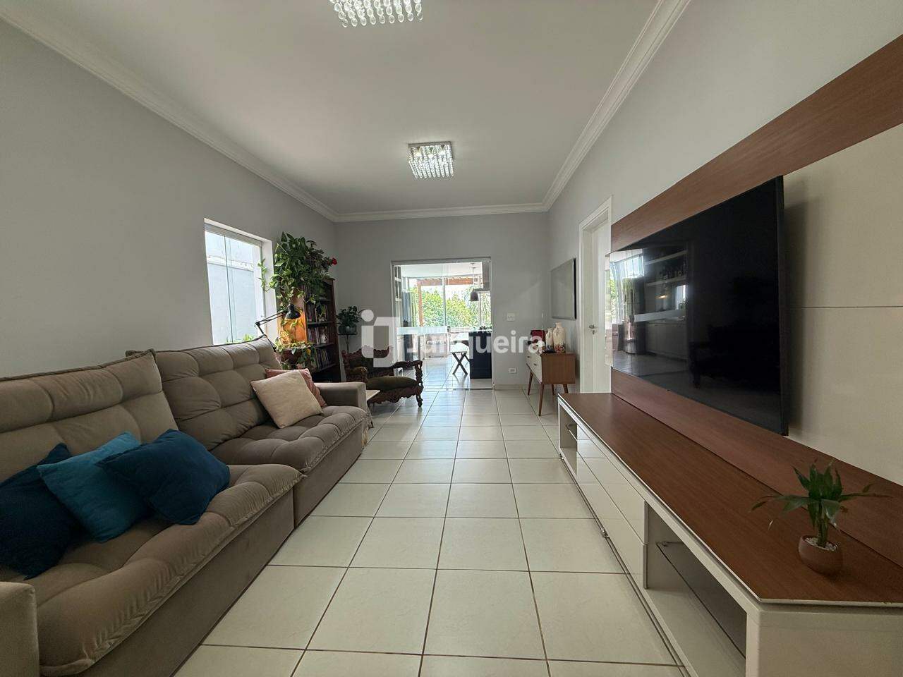 Casa em Condomínio à venda no Condomínio Residencial Leão, 3 quartos, sendo 2 suítes, 4 vagas, no bairro Residencial Leão em Piracicaba - SP