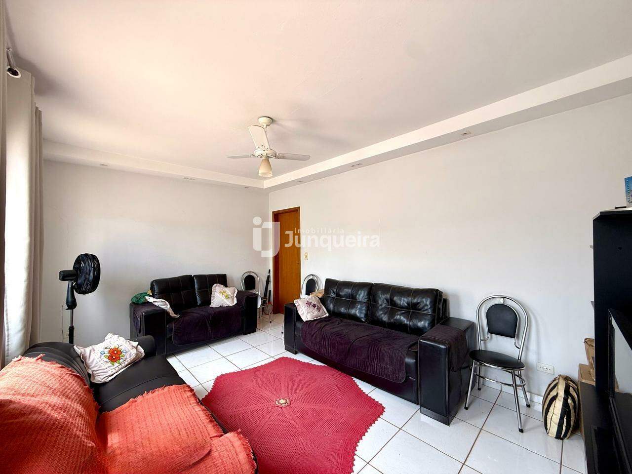 Casa à venda, 3 quartos, sendo 1 suíte, 2 vagas, no bairro Santa Rosa em Piracicaba - SP