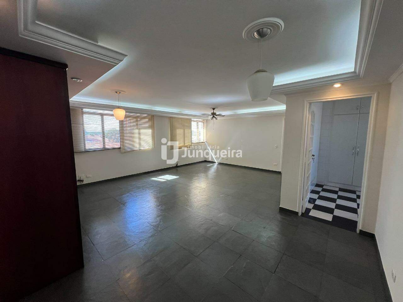 Apartamento para alugar no Pedro Ometto, 3 quartos, sendo 1 suíte, 1 vaga, no bairro Centro em Piracicaba - SP