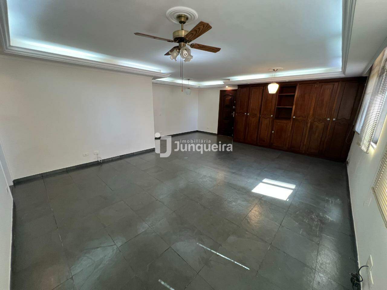 Apartamento para alugar no Pedro Ometto, 3 quartos, sendo 1 suíte, 1 vaga, no bairro Centro em Piracicaba - SP