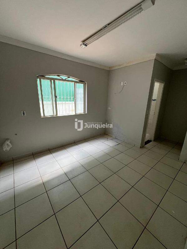 Sala Comercial para alugar, 1 vaga, no bairro Centro em Rio das Pedras - SP