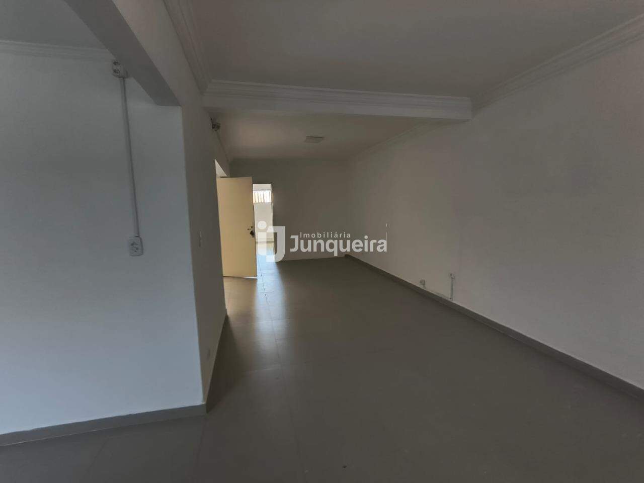 Prédio Comercial para alugar, no bairro Cidade Alta em Piracicaba - SP