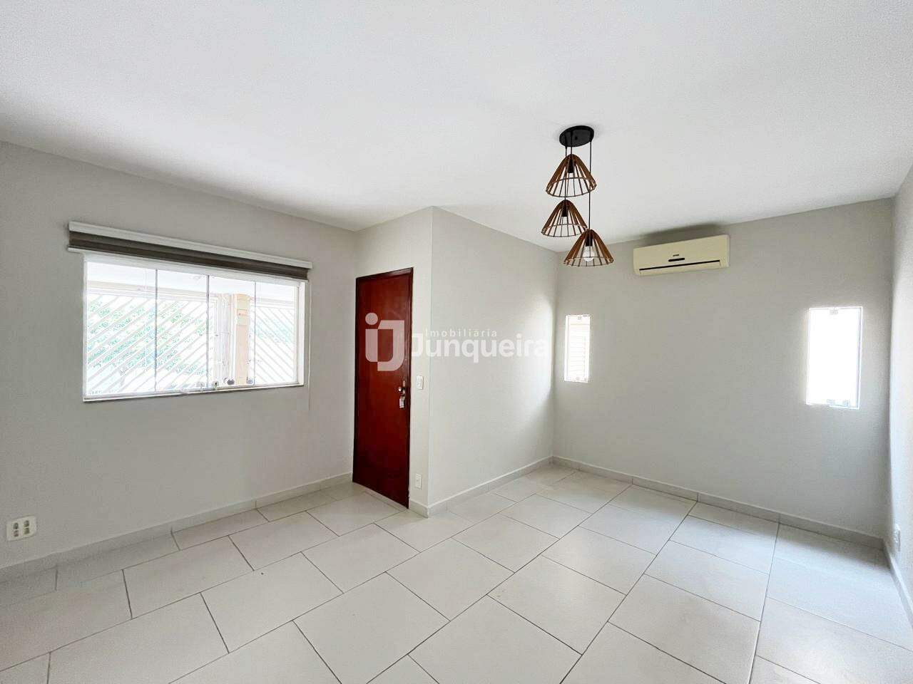 Casa à venda, 2 quartos, 2 vagas, no bairro Vila Monteiro em Piracicaba - SP