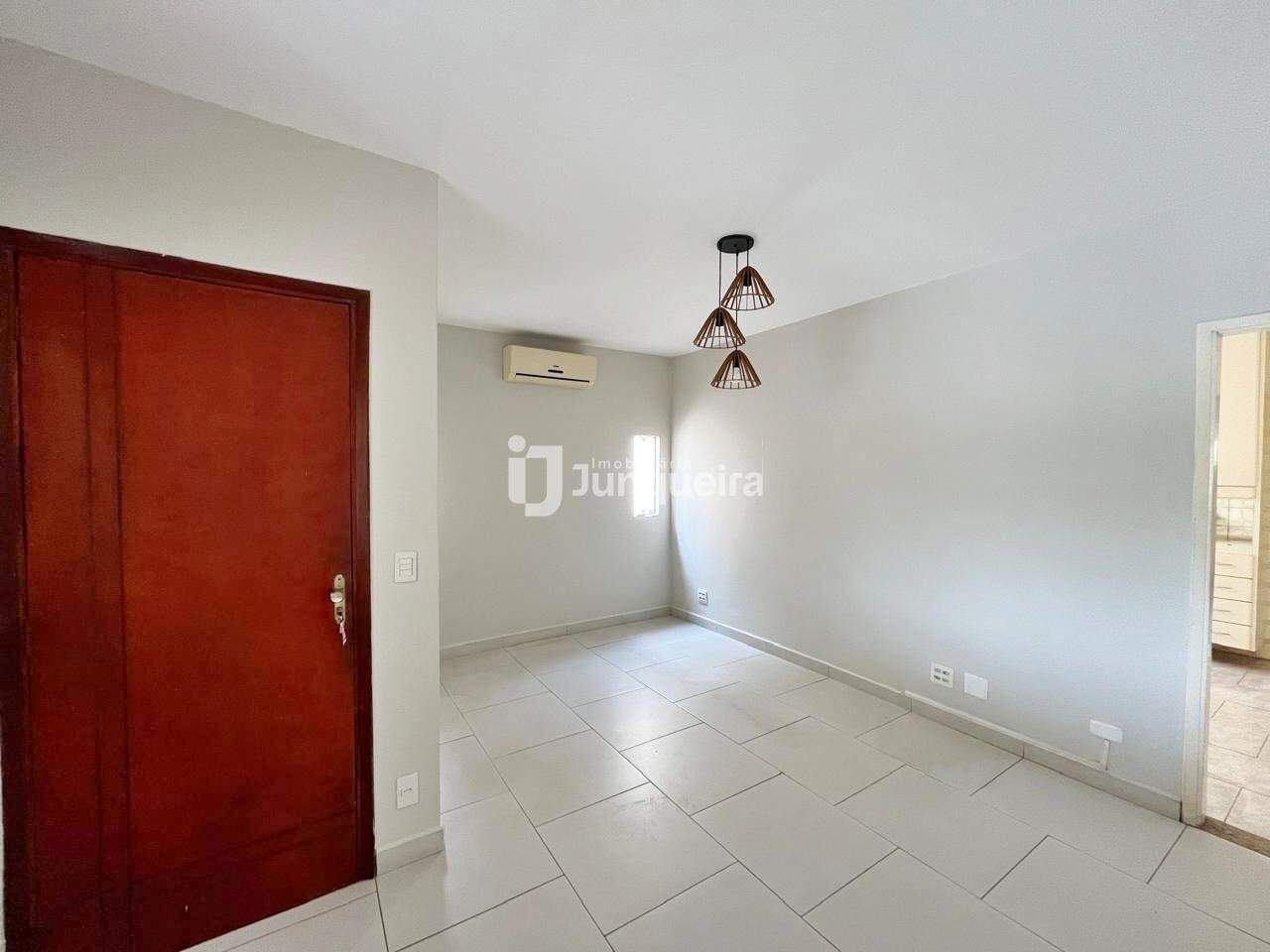 Casa à venda, 2 quartos, 2 vagas, no bairro Vila Monteiro em Piracicaba - SP