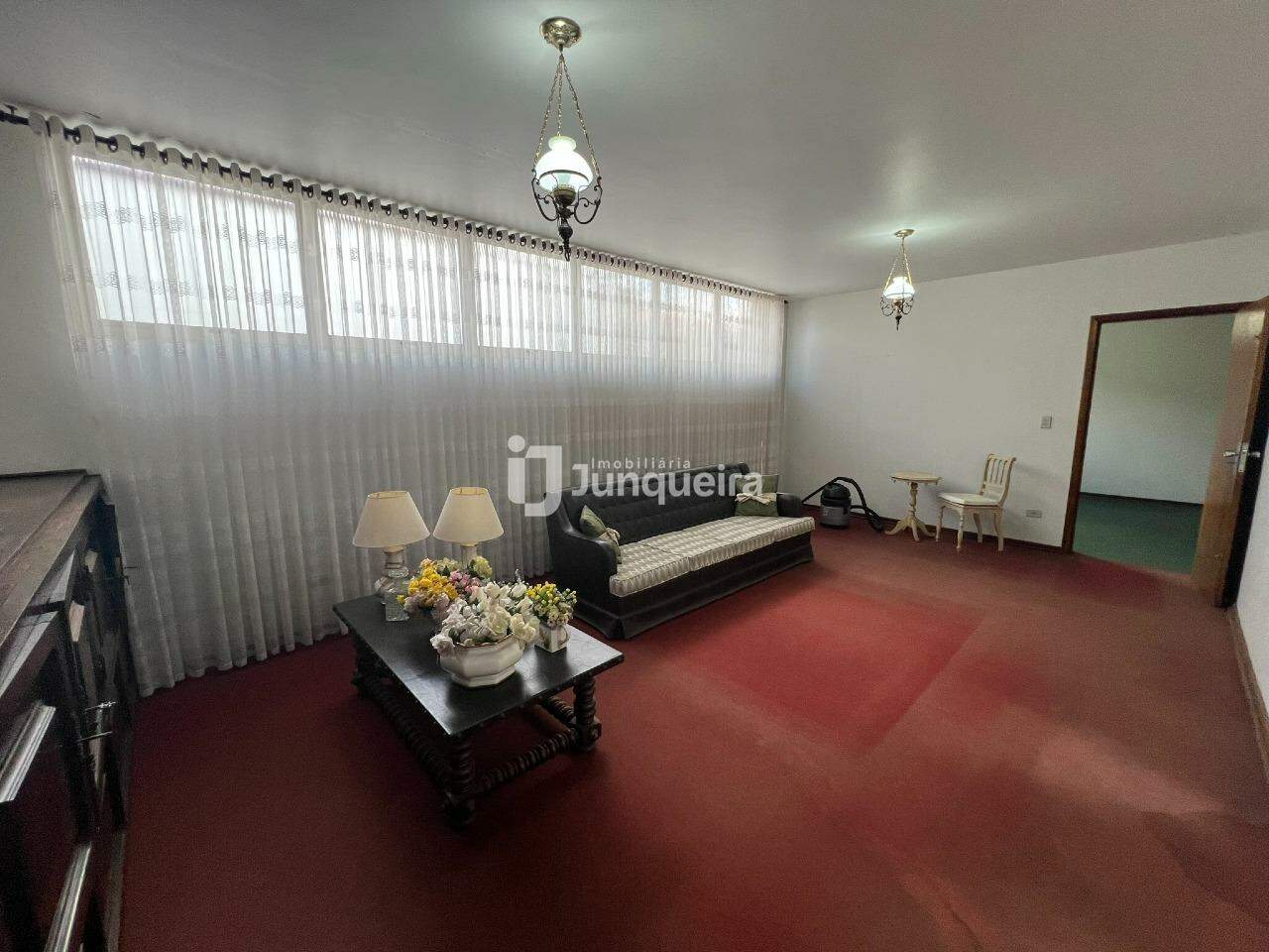 Casa para alugar, 3 quartos, sendo 2 suítes, 6 vagas, no bairro Jardim Europa em Piracicaba - SP