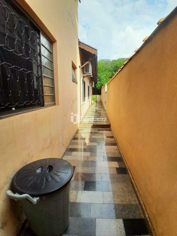 Casa à venda, 3 quartos, sendo 2 suítes, 2 vagas, no bairro Vila Rezende em Piracicaba - SP