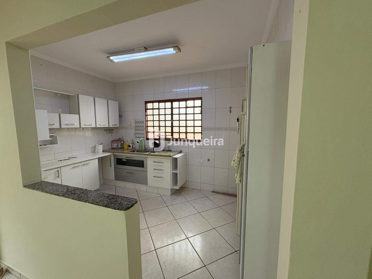 Casa à venda, 3 quartos, 2 vagas, no bairro Pompéia em Piracicaba - SP