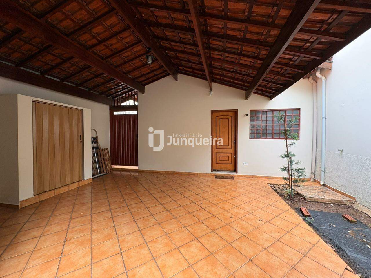 Casa à venda, 3 quartos, 2 vagas, no bairro Pompéia em Piracicaba - SP