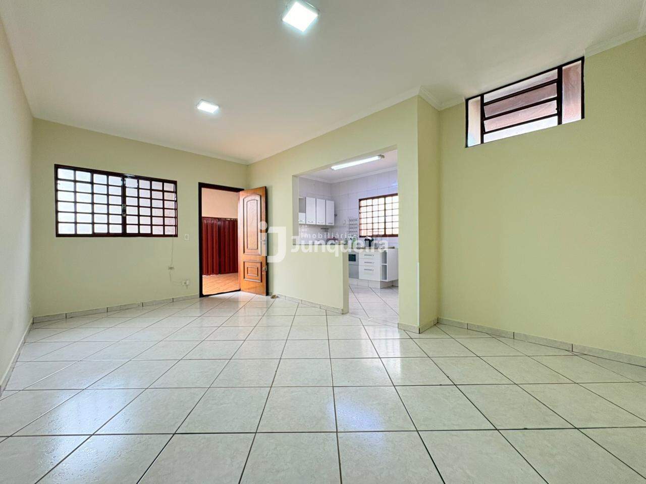 Casa à venda, 3 quartos, 2 vagas, no bairro Pompéia em Piracicaba - SP