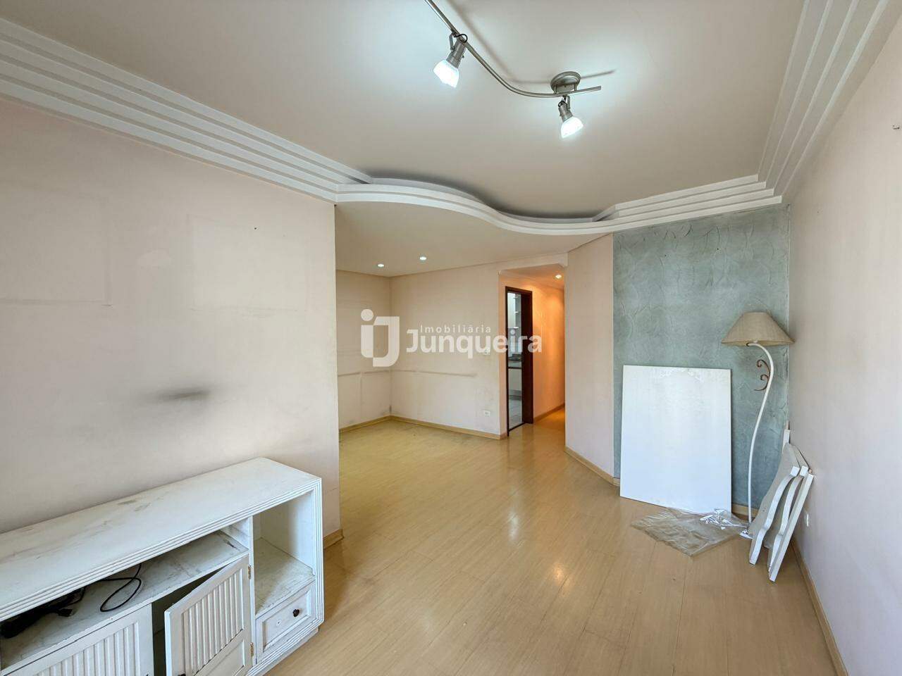 Apartamento à venda no Londres , 3 quartos, sendo 1 suíte, 1 vaga, no bairro Centro em Piracicaba - SP