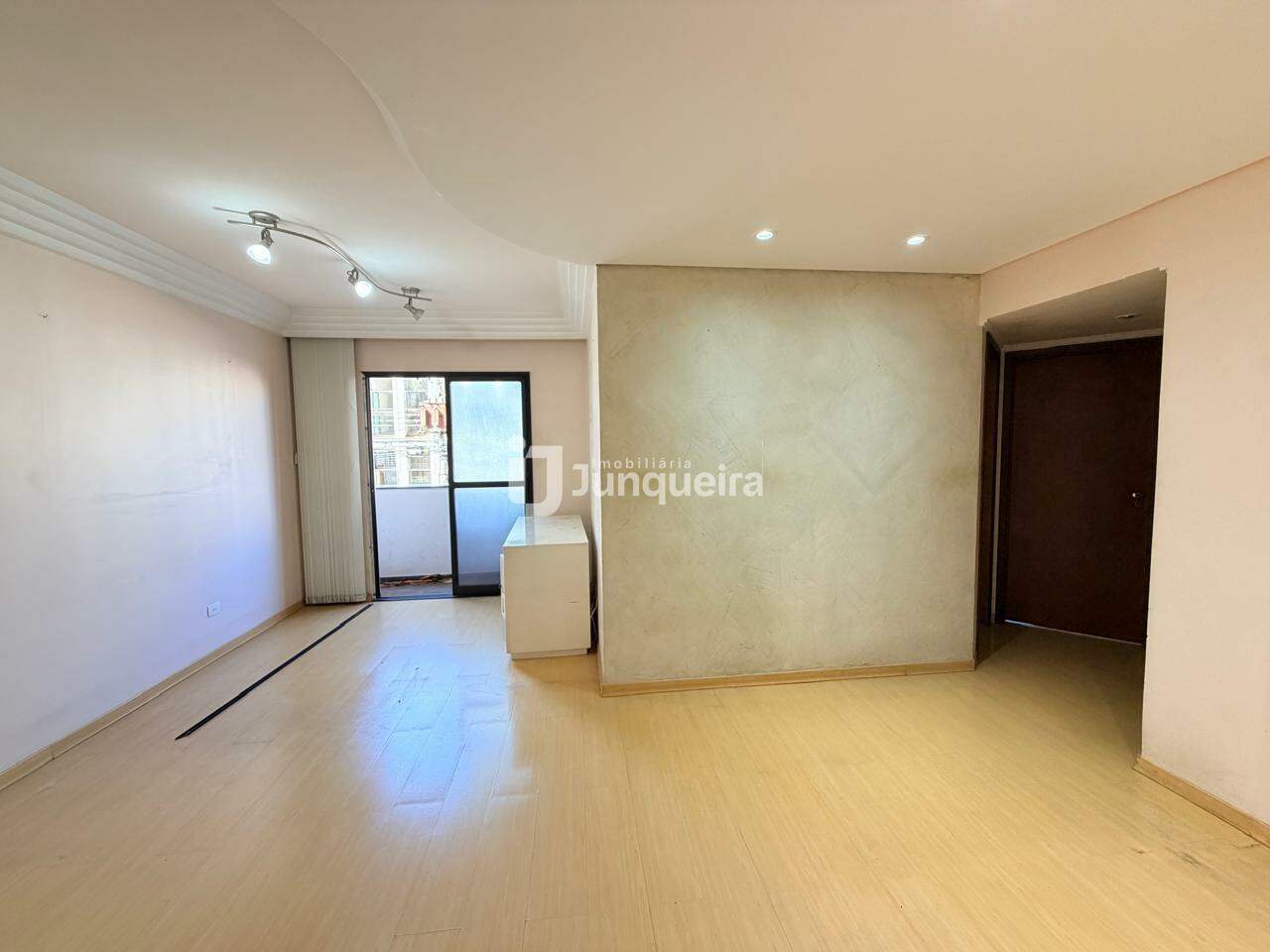 Apartamento à venda no Londres , 3 quartos, sendo 1 suíte, 1 vaga, no bairro Centro em Piracicaba - SP