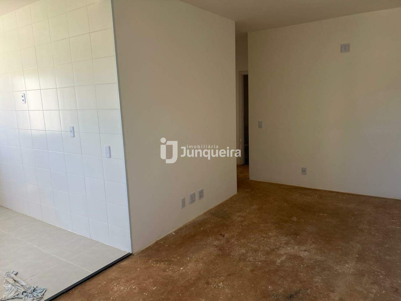 Casa em Condomínio à venda no Reserva Taquaral II, 2 quartos, sendo 2 suítes, 2 vagas, no bairro Cidade Judiciária em Piracicaba - SP