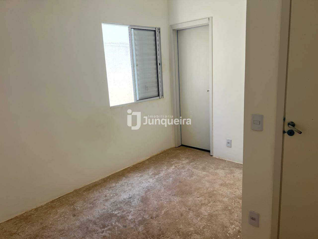 Casa em Condomínio à venda no Reserva Taquaral II, 2 quartos, sendo 2 suítes, 2 vagas, no bairro Cidade Judiciária em Piracicaba - SP