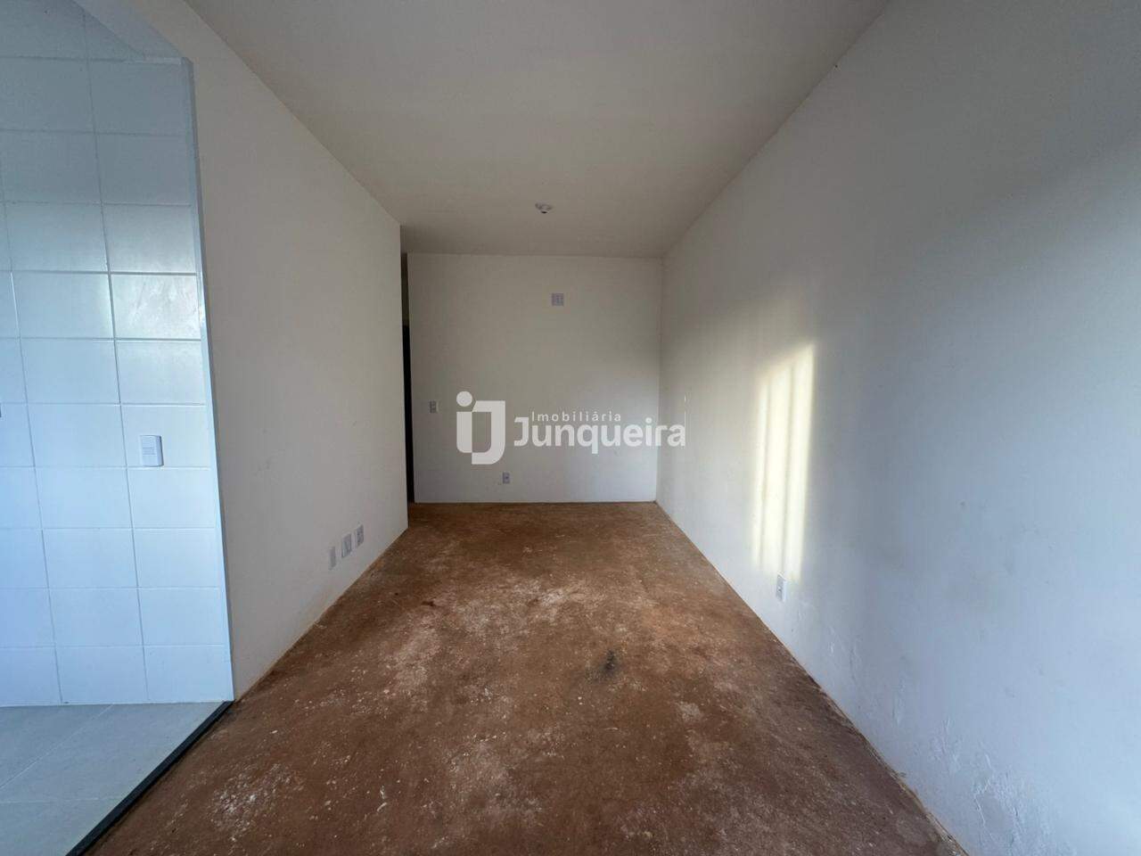 Casa em Condomínio à venda no Reserva Taquaral II, 2 quartos, sendo 2 suítes, 2 vagas, no bairro Cidade Judiciária em Piracicaba - SP