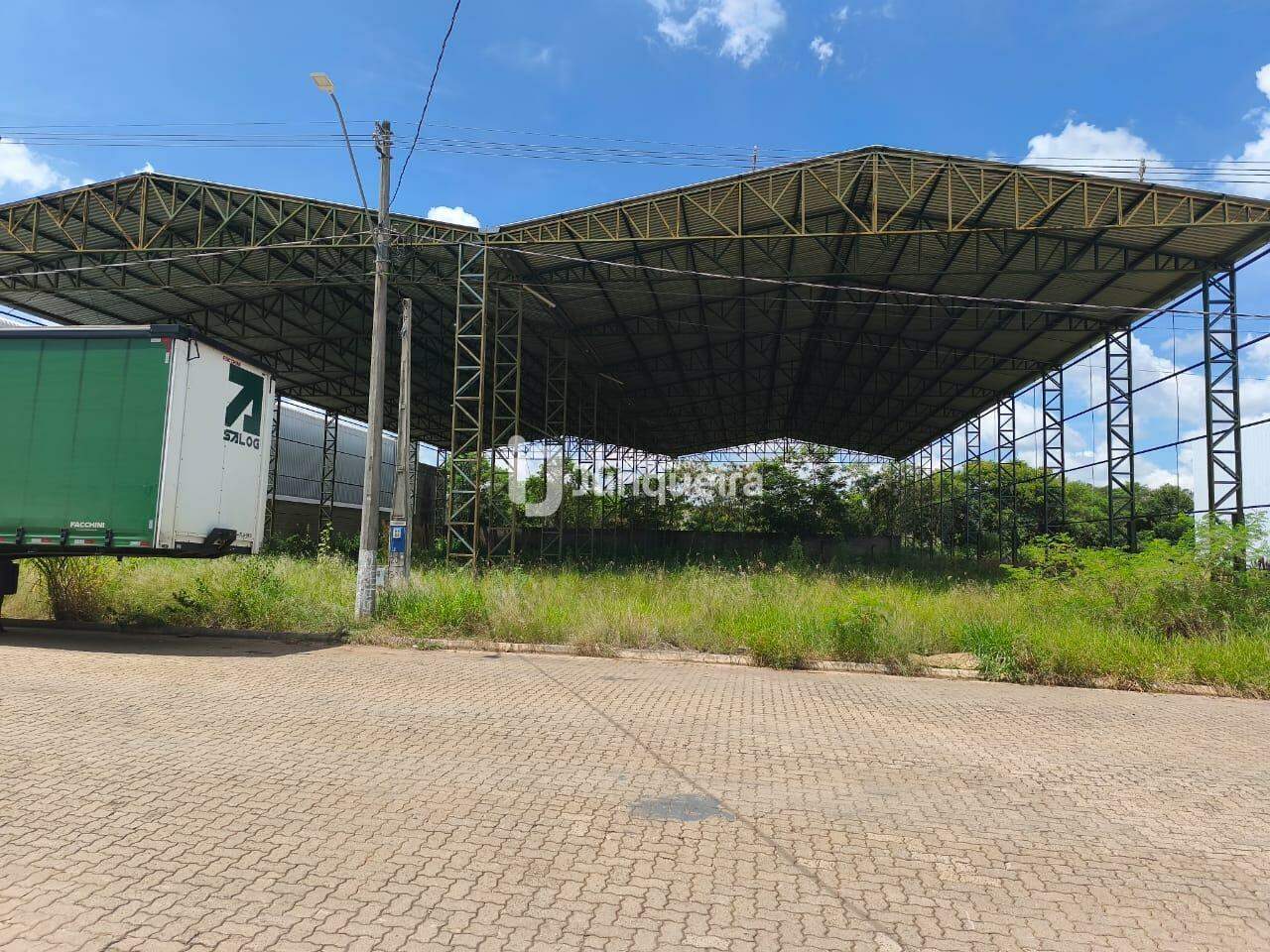 Galpão à venda, no bairro Loteamento Industrial Palmeiras em Rio das Pedras - SP