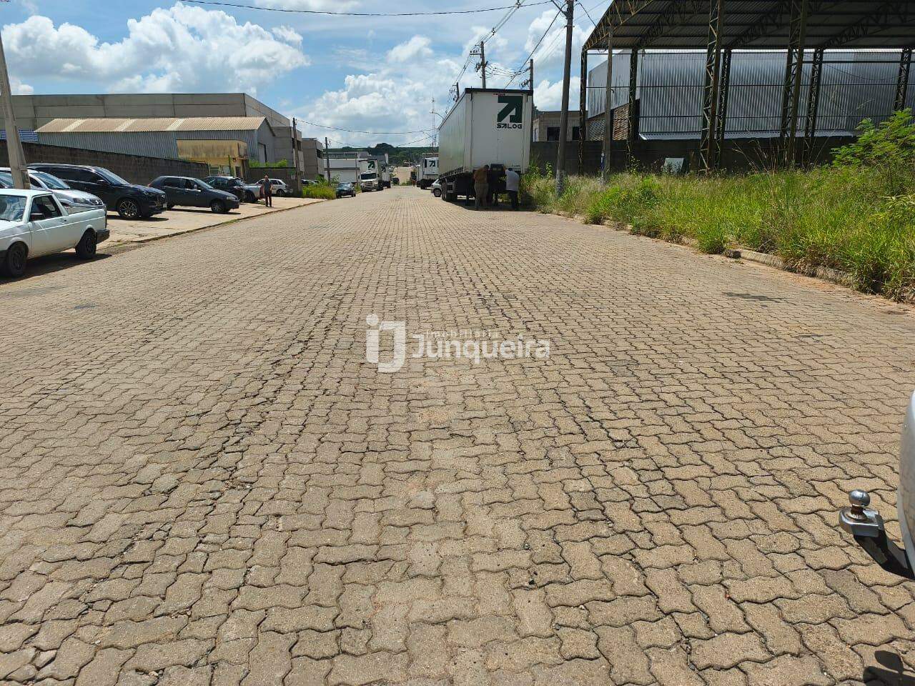 Galpão à venda, no bairro Loteamento Industrial Palmeiras em Rio das Pedras - SP