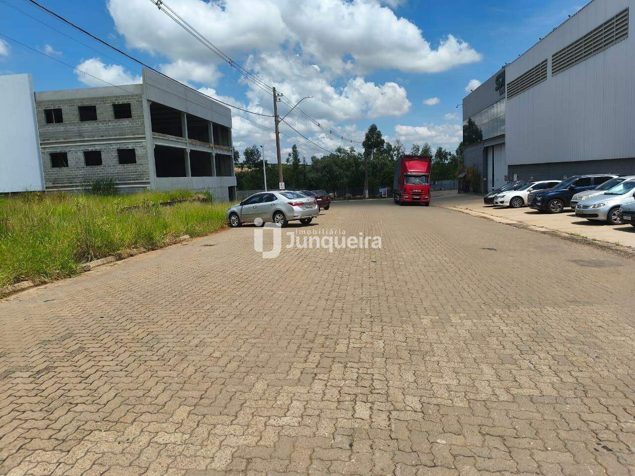 Terreno em Condomínio à venda, no bairro Loteamento Industrial Palmeiras em Rio das Pedras - SP