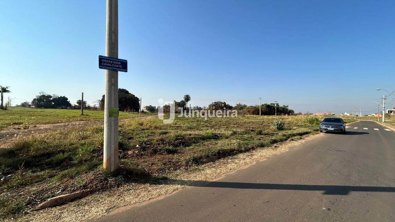 Terreno para alugar, no bairro Vale do Sol em Piracicaba - SP