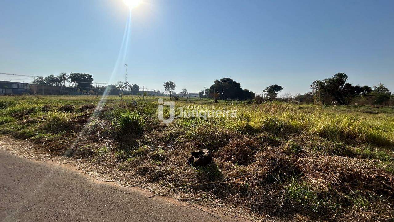 Terreno para alugar, no bairro Vale do Sol em Piracicaba - SP