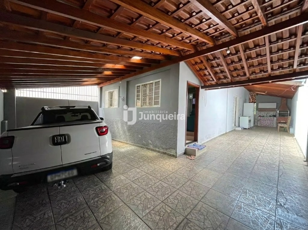 Casa à venda, 3 quartos, sendo 1 suíte, 3 vagas, no bairro Higienópolis em Piracicaba - SP