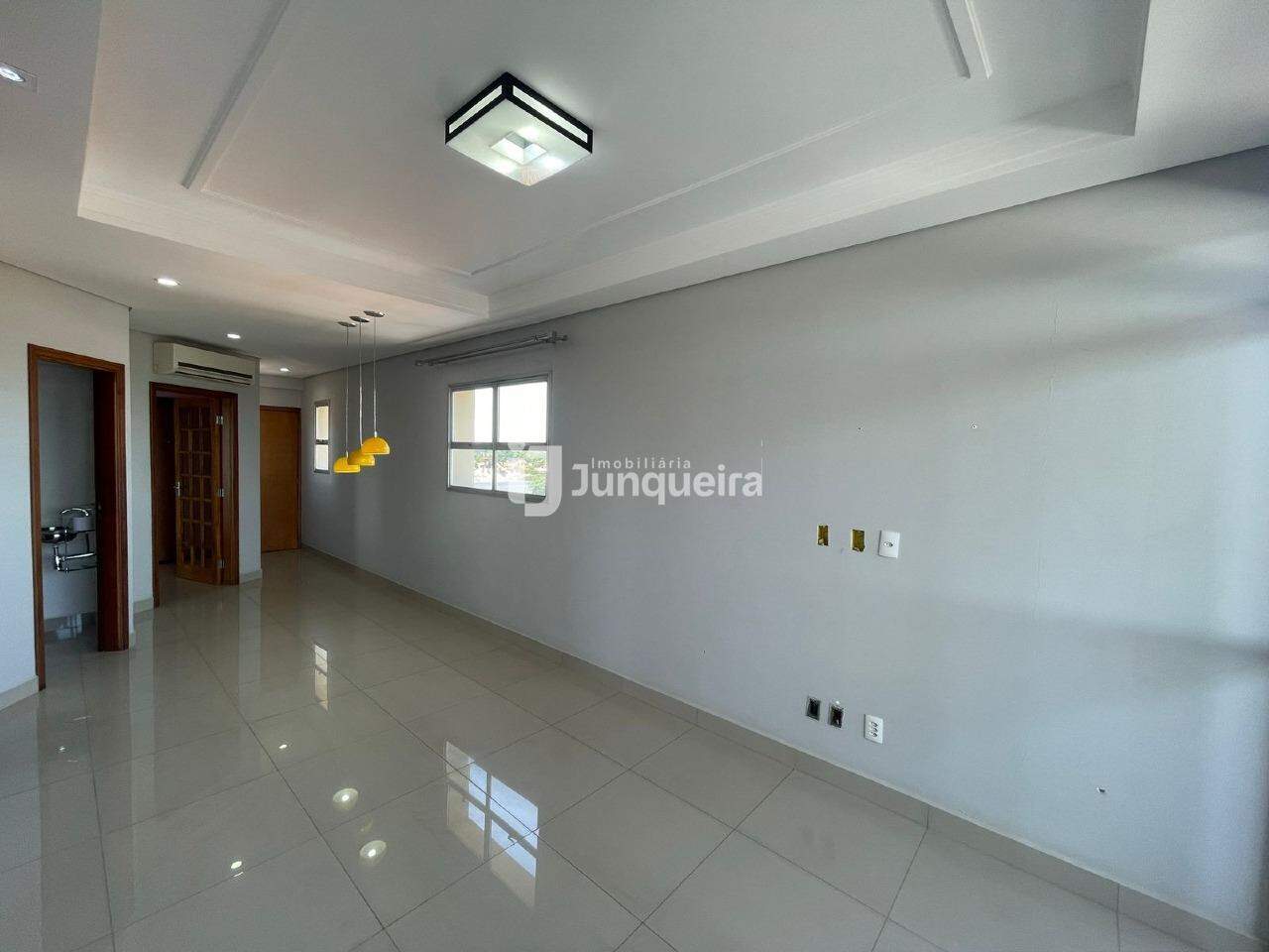 Apartamento à venda no Edifício Dona Esther Galesi Ducatti, 3 quartos, sendo 1 suíte, 1 vaga, no bairro Vila Rezende em Piracicaba - SP