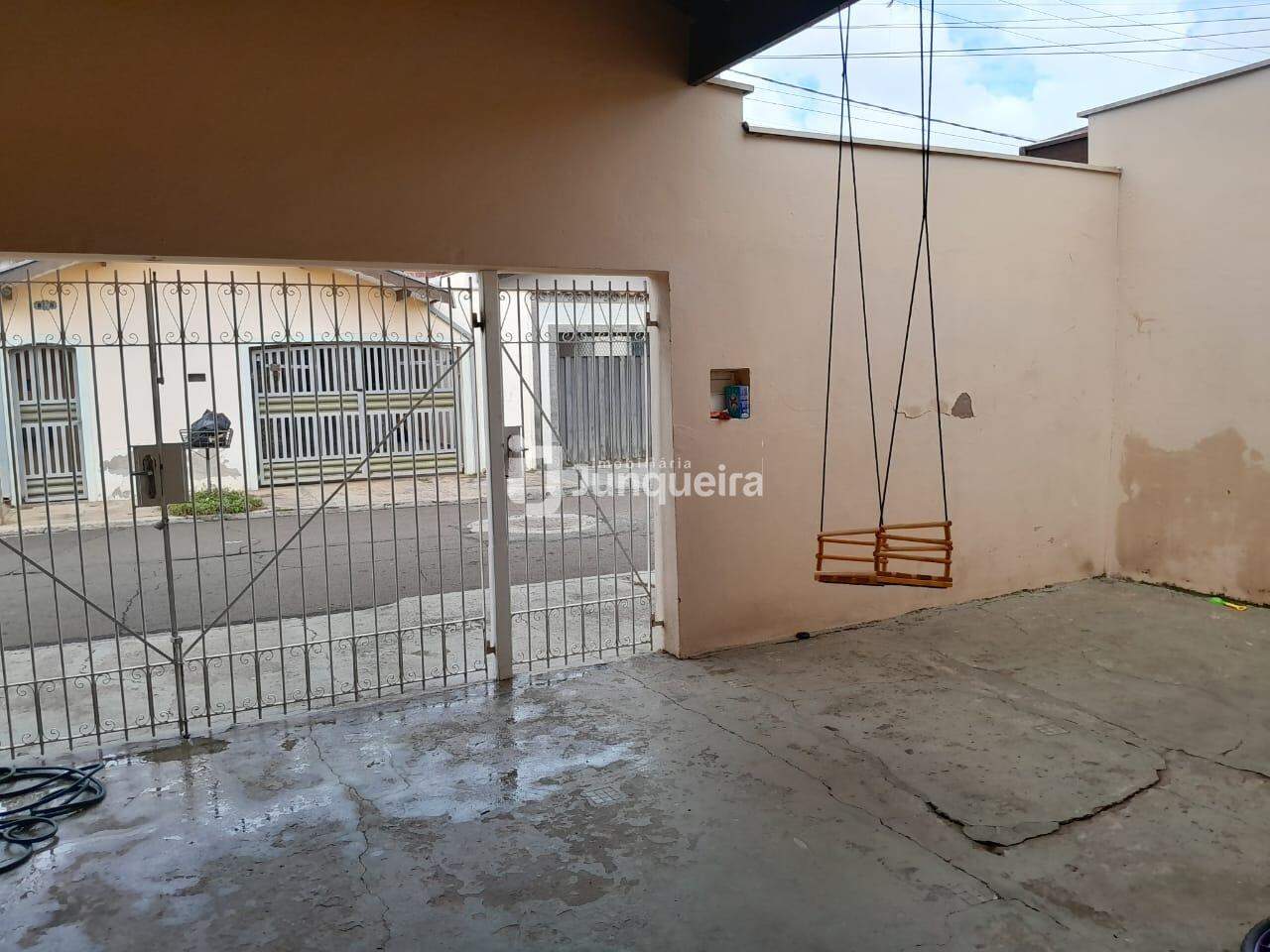 Casa à venda, 3 quartos, sendo 1 suíte, 2 vagas, no bairro Jardim Alvorada em Piracicaba - SP