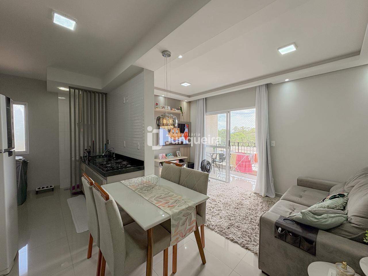 Apartamento à venda no Portal das laranjeiras, 2 quartos, sendo 1 suíte, 2 vagas, no bairro Campestre em Piracicaba - SP