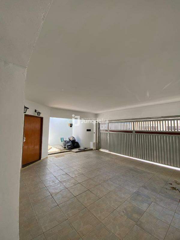 Casa à venda, 4 quartos, sendo 2 suítes, 4 vagas, no bairro Nova Saltinho em Saltinho - SP