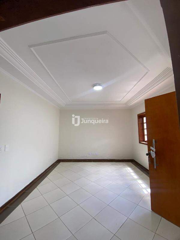 Casa à venda, 4 quartos, sendo 2 suítes, 4 vagas, no bairro Nova Saltinho em Saltinho - SP