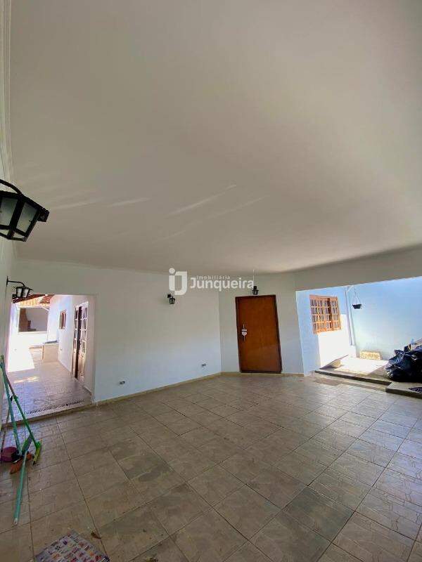 Casa à venda, 4 quartos, sendo 2 suítes, 4 vagas, no bairro Nova Saltinho em Saltinho - SP