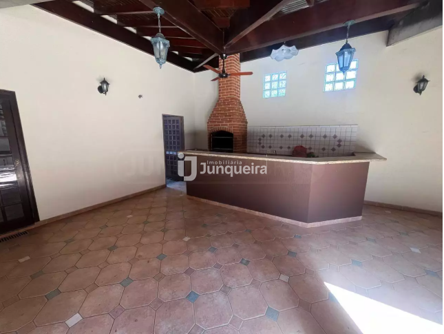 Casa à venda, 3 quartos, sendo 1 suíte, 3 vagas, no bairro Nova Piracicaba em Piracicaba - SP