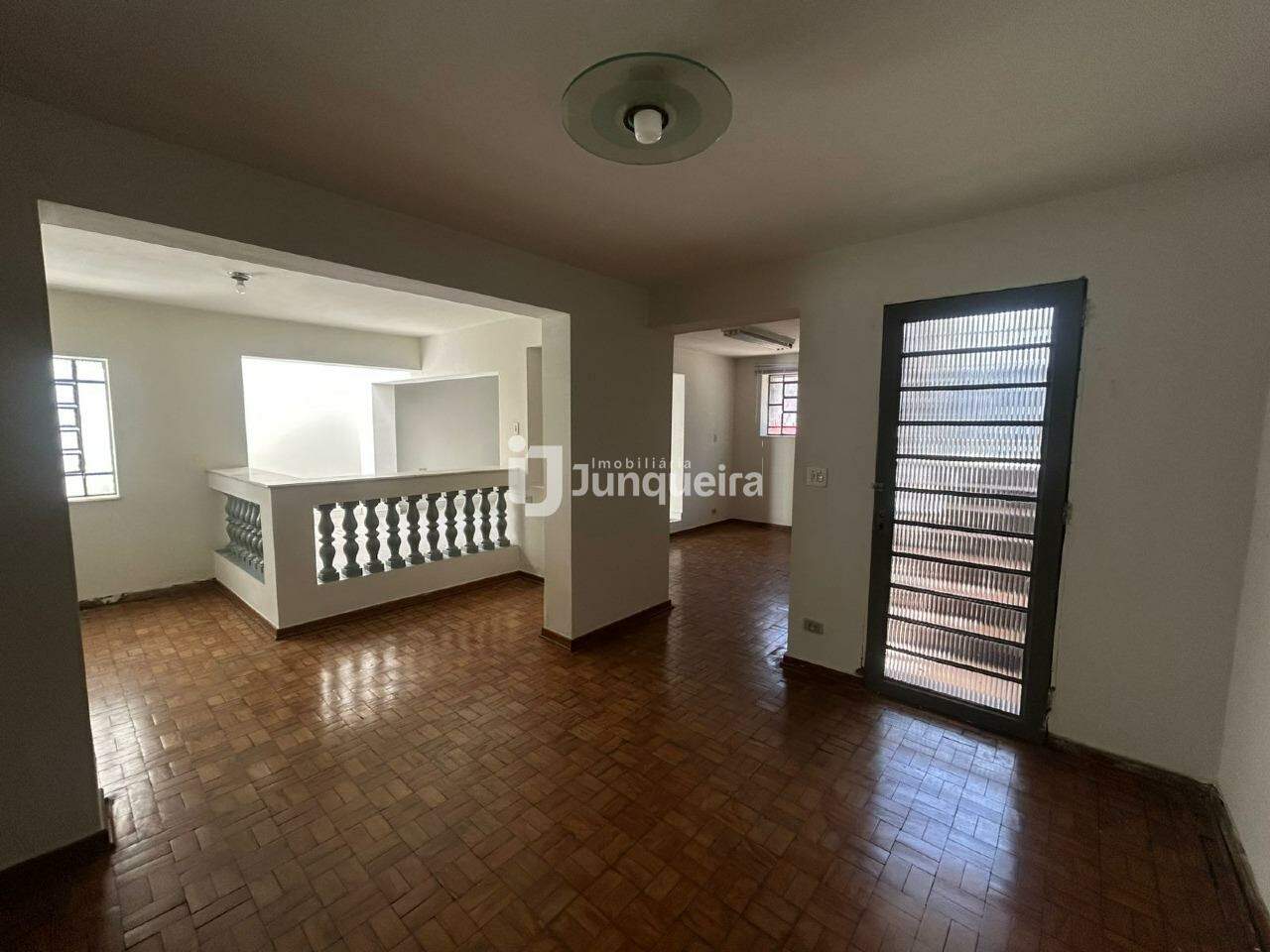 Casa Comercial à venda, 3 quartos, sendo 1 suíte, 1 vaga, no bairro Centro em Piracicaba - SP
