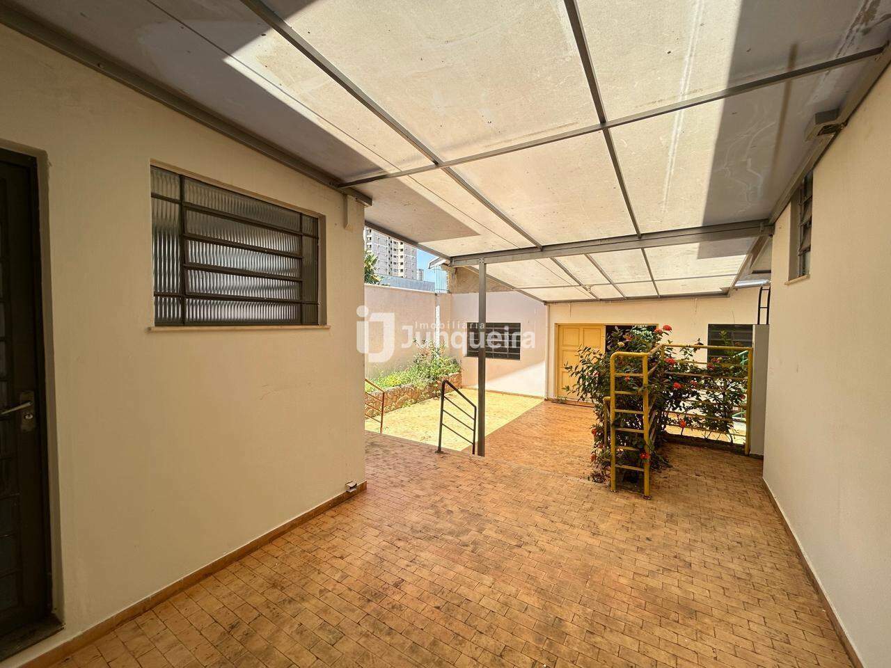 Casa Comercial à venda, 3 quartos, sendo 1 suíte, 1 vaga, no bairro Centro em Piracicaba - SP