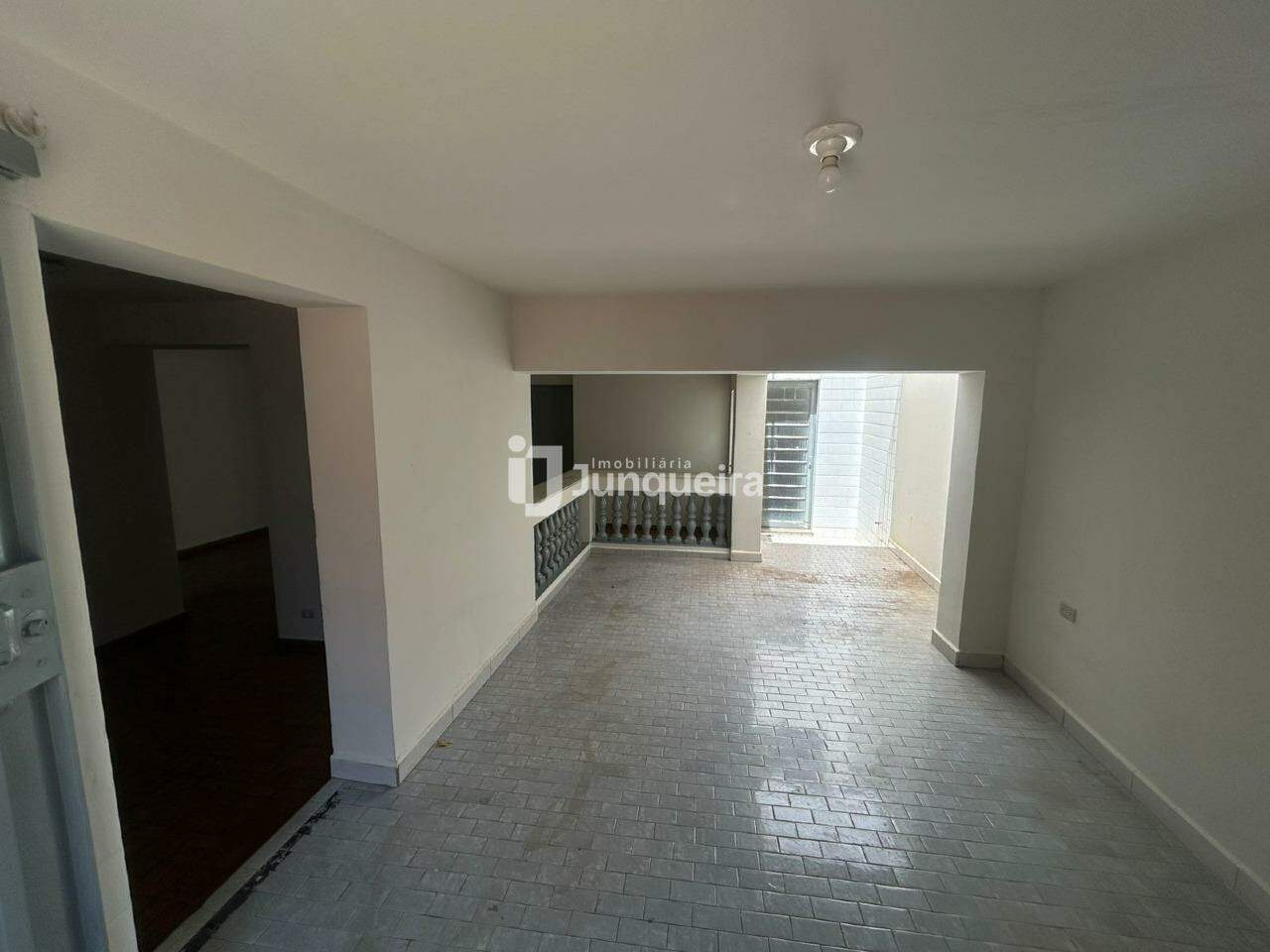 Casa Comercial à venda, 3 quartos, sendo 1 suíte, 1 vaga, no bairro Centro em Piracicaba - SP