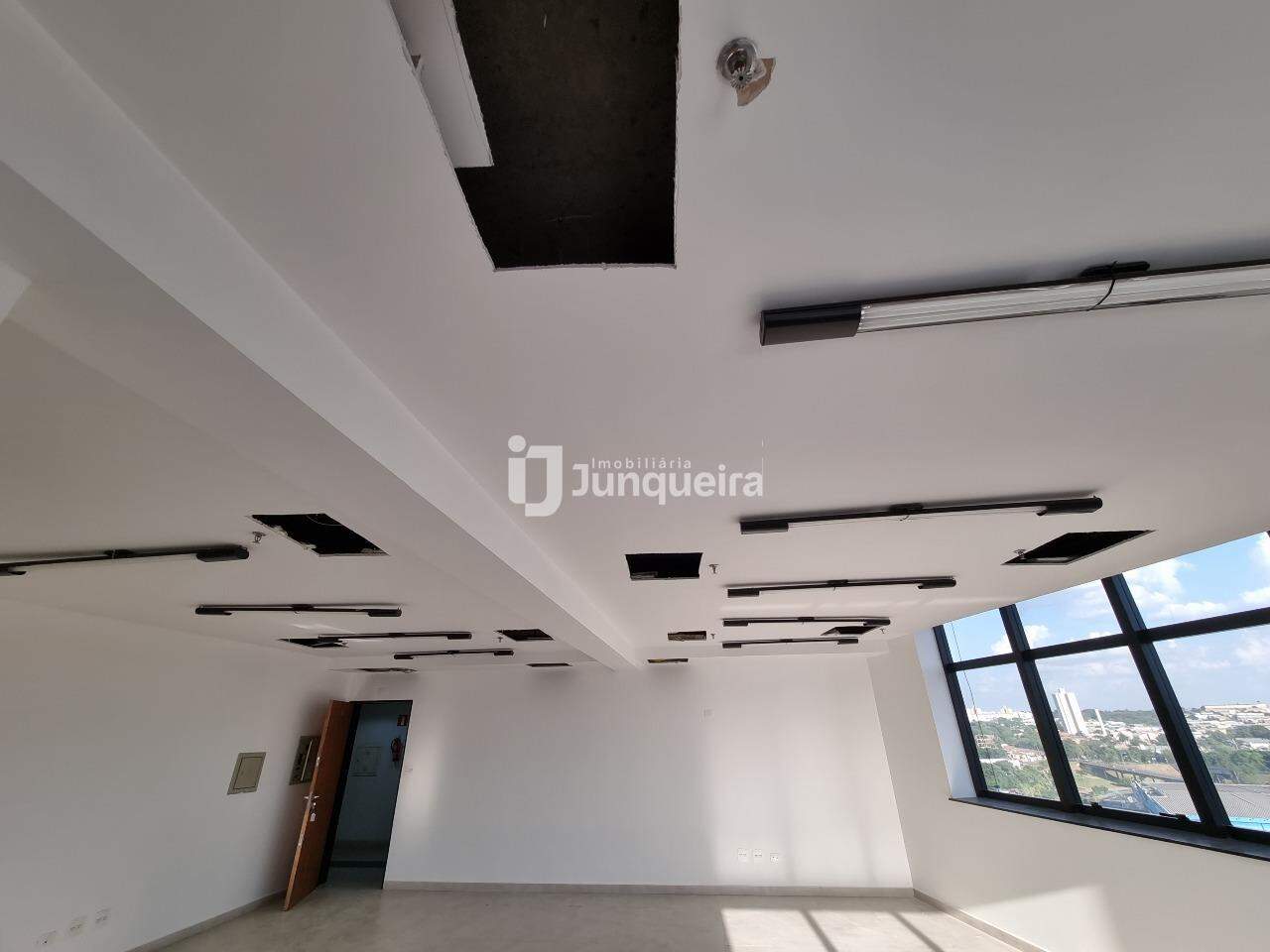Sala Comercial à venda, 1 vaga, no bairro Cidade Alta em Piracicaba - SP