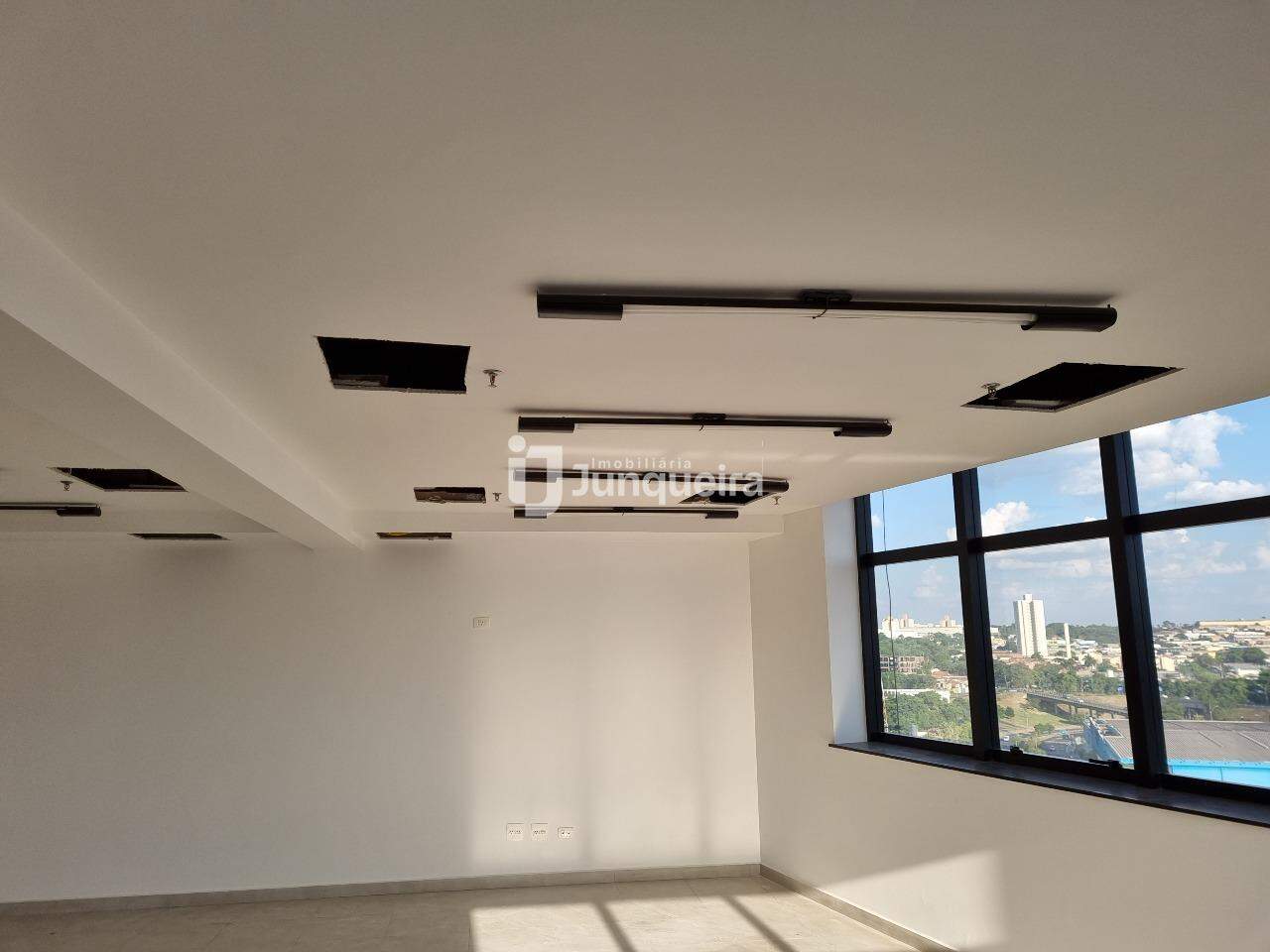 Sala Comercial à venda, 1 vaga, no bairro Cidade Alta em Piracicaba - SP