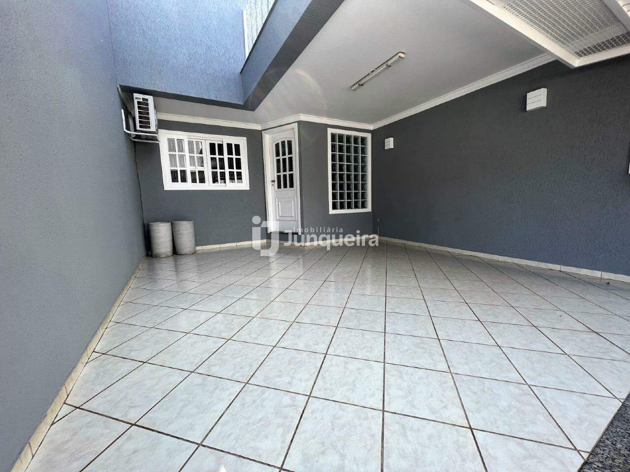 Casa à venda, 3 quartos, sendo 1 suíte, 2 vagas, no bairro Jardim Brasília em Piracicaba - SP