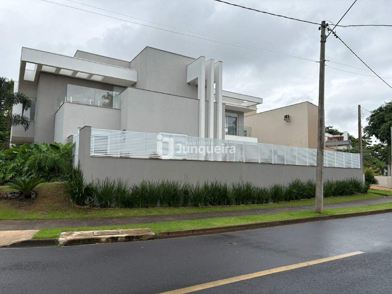 Casa em Condomínio à venda no Villa D'Aquila, 4 quartos, sendo 3 suítes, 4 vagas, no bairro Villa D'áquila em Piracicaba - SP