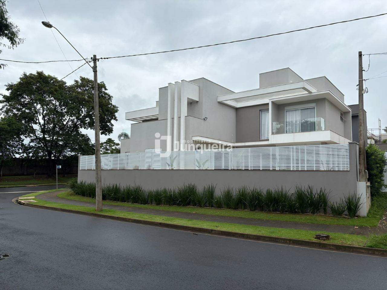 Casa em Condomínio à venda no Villa D'Aquila, 4 quartos, sendo 3 suítes, 4 vagas, no bairro Villa D'áquila em Piracicaba - SP