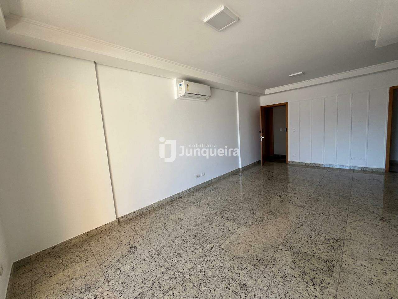 Apartamento para alugar no Torres Delta Club, 3 quartos, sendo 1 suíte, 3 vagas, no bairro Cidade Alta em Piracicaba - SP