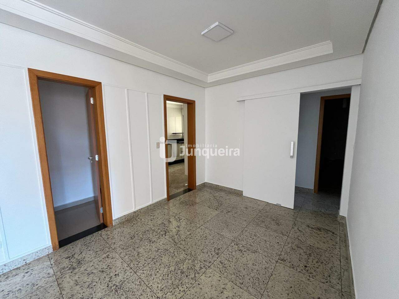Apartamento para alugar no Torres Delta Club, 3 quartos, sendo 1 suíte, 3 vagas, no bairro Cidade Alta em Piracicaba - SP
