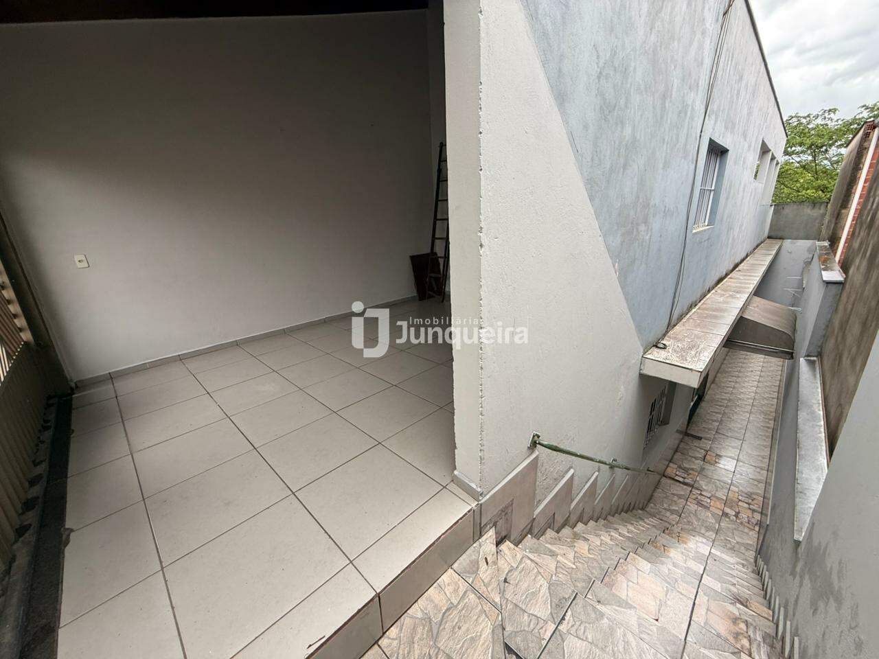 Casa para alugar, 3 quartos, sendo 1 suíte, 2 vagas, no bairro Parque Nossa Sra. das Gracas em Piracicaba - SP