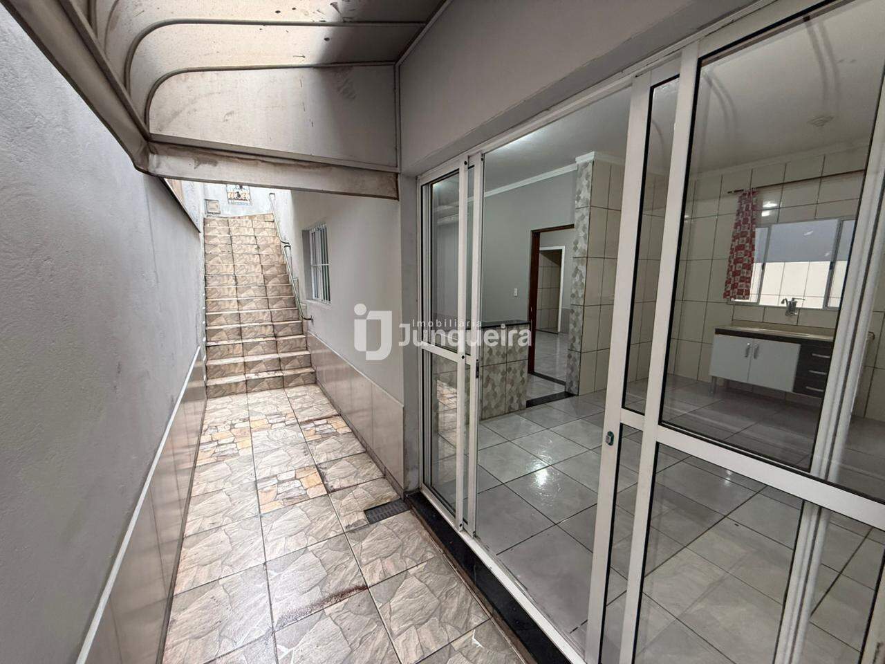 Casa para alugar, 3 quartos, sendo 1 suíte, 2 vagas, no bairro Parque Nossa Sra. das Gracas em Piracicaba - SP
