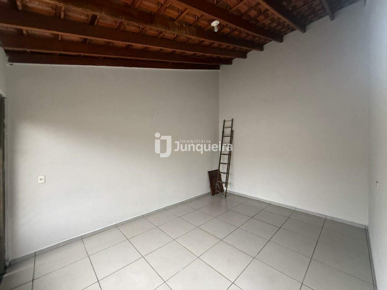 Casa para alugar, 3 quartos, sendo 1 suíte, 2 vagas, no bairro Parque Nossa Sra. das Gracas em Piracicaba - SP